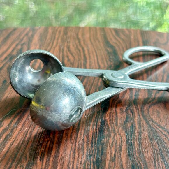 Vintage Metal Meatball Tongs – Mid Century Food Scoop Tool Taiwan Kitchen Gadget - Picture 3 of 8